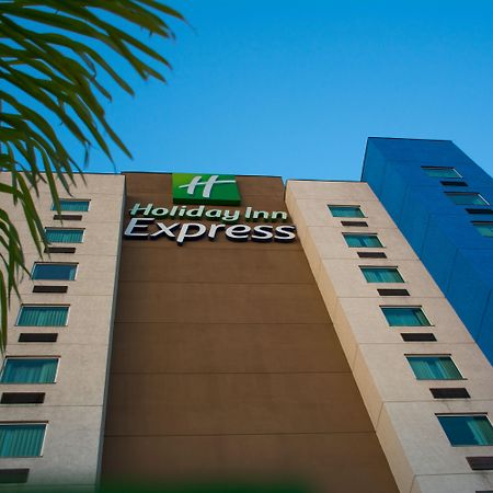 Holiday Inn Express Saltillo Zona Aeropuerto By Ihg Экстерьер фото