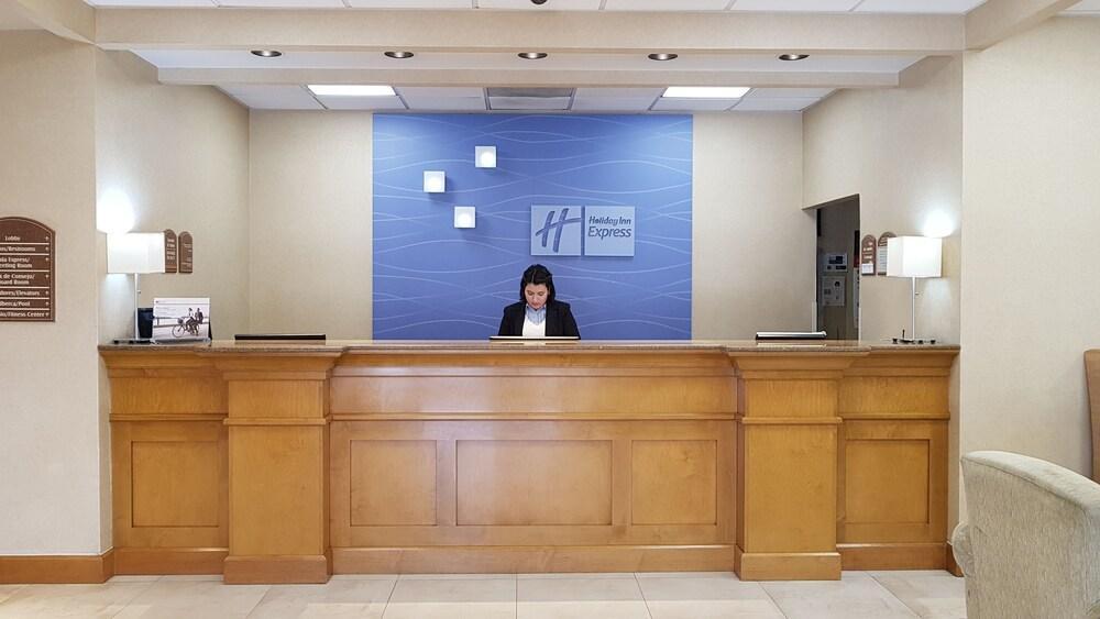 Holiday Inn Express Saltillo Zona Aeropuerto By Ihg Экстерьер фото