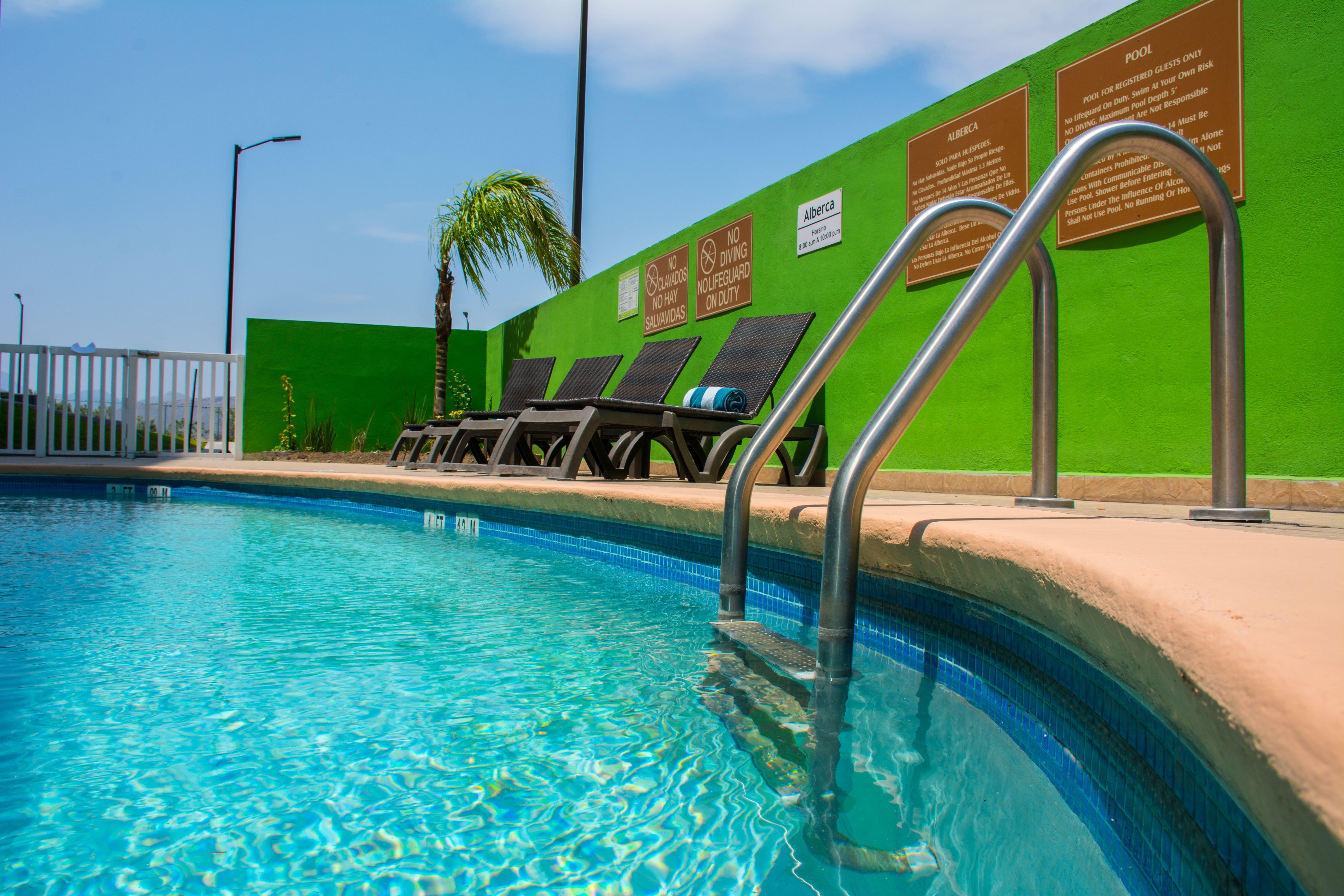 Holiday Inn Express Saltillo Zona Aeropuerto By Ihg Экстерьер фото