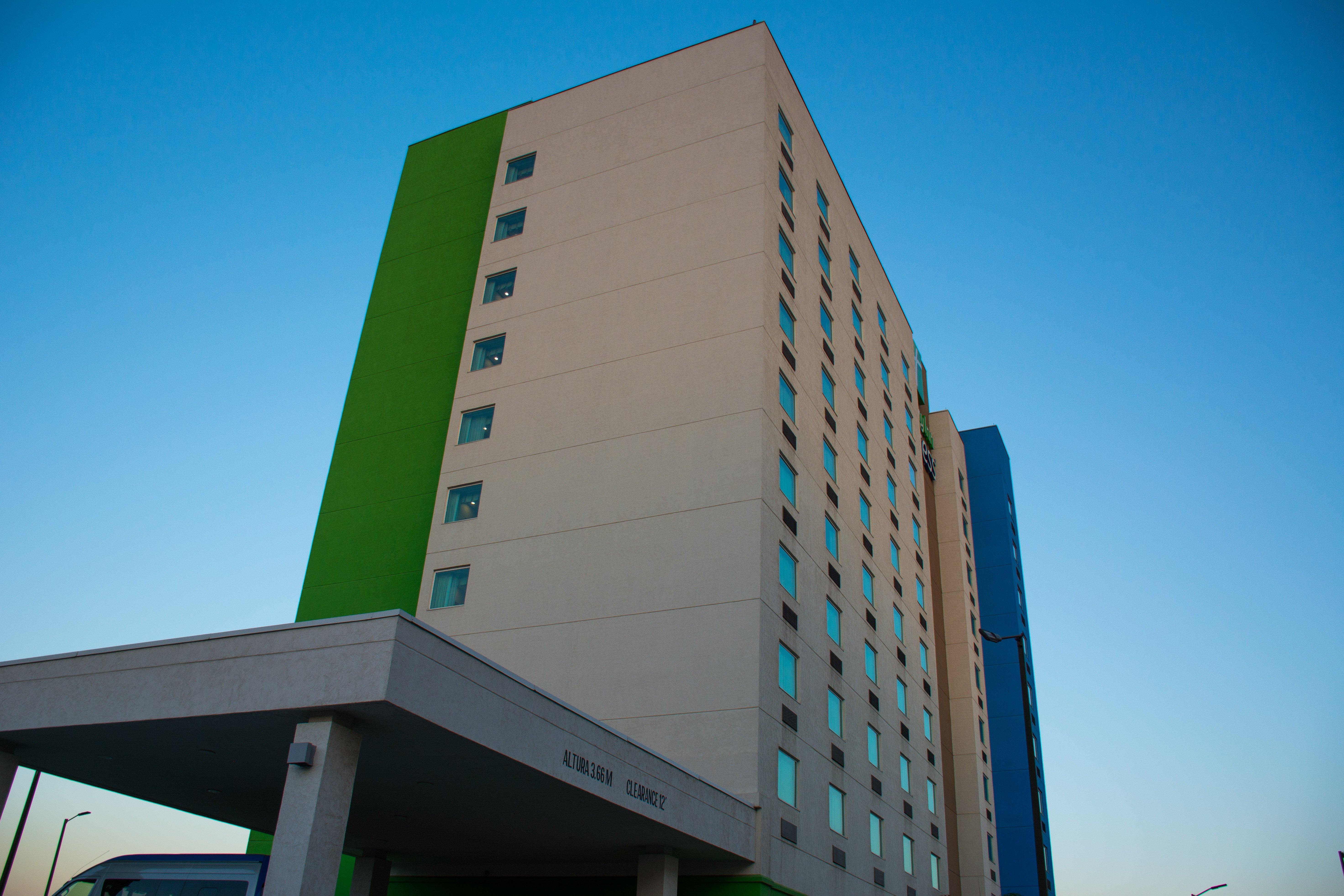 Holiday Inn Express Saltillo Zona Aeropuerto By Ihg Экстерьер фото