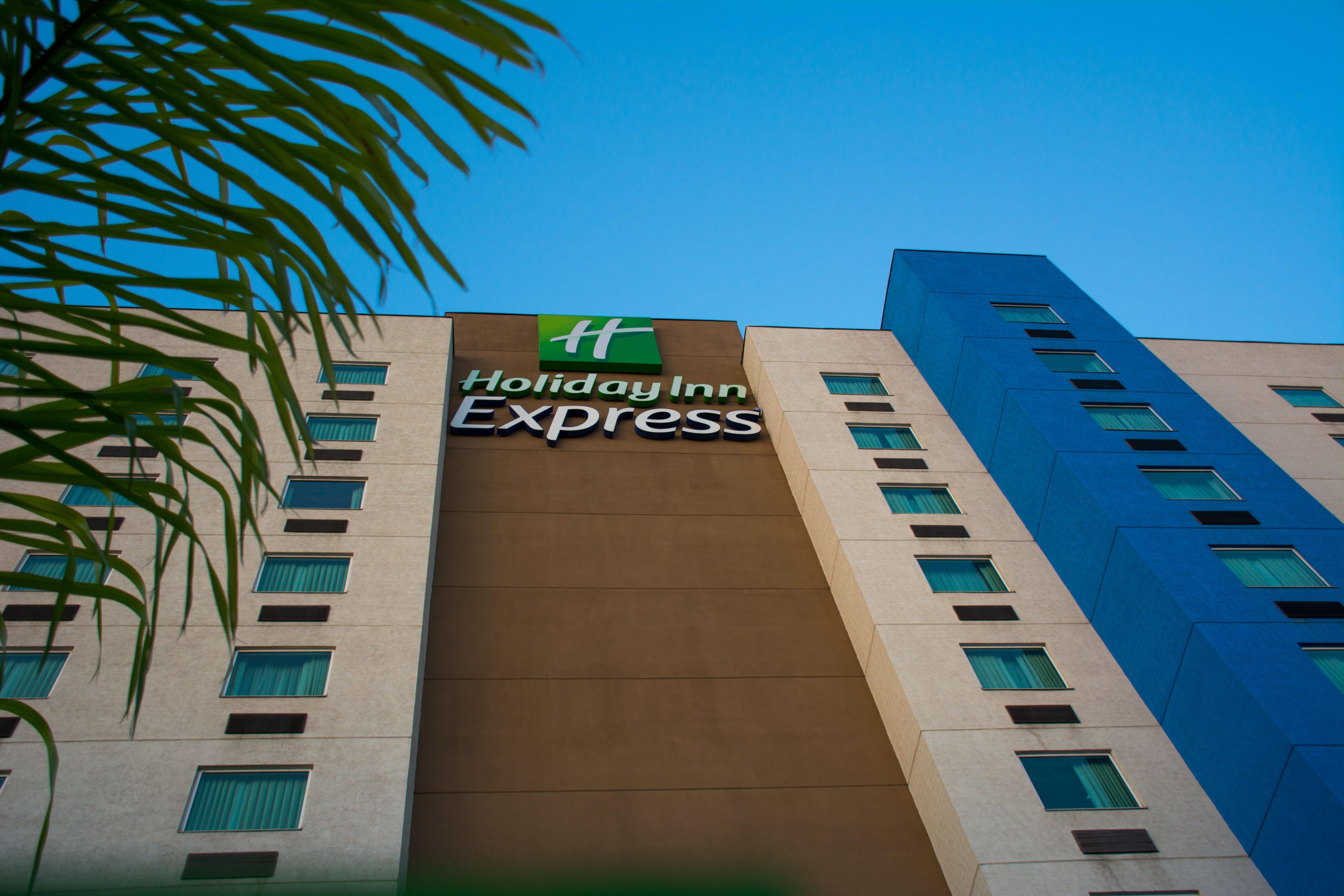 Holiday Inn Express Saltillo Zona Aeropuerto By Ihg Экстерьер фото