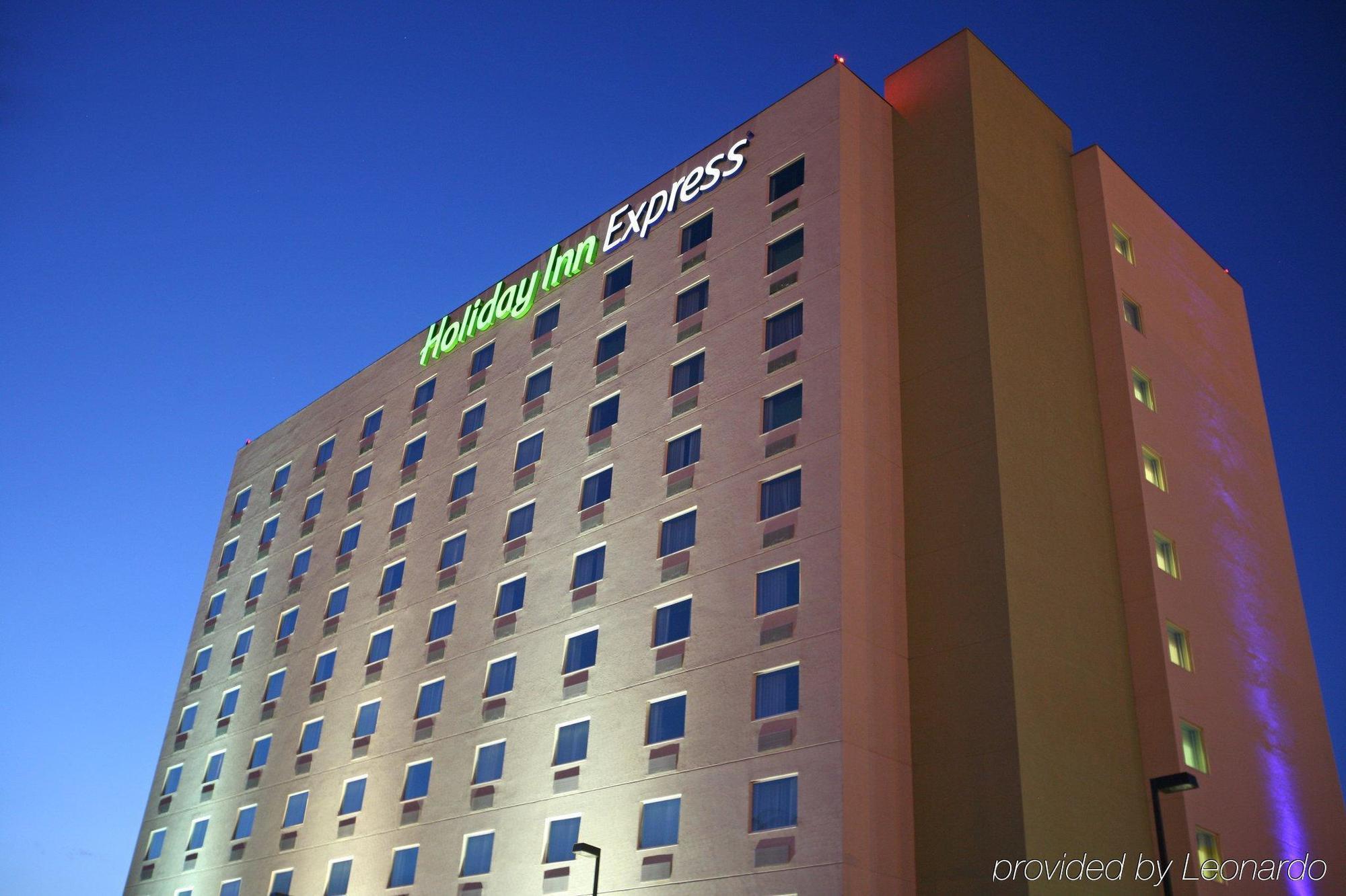 Holiday Inn Express Saltillo Zona Aeropuerto By Ihg Экстерьер фото