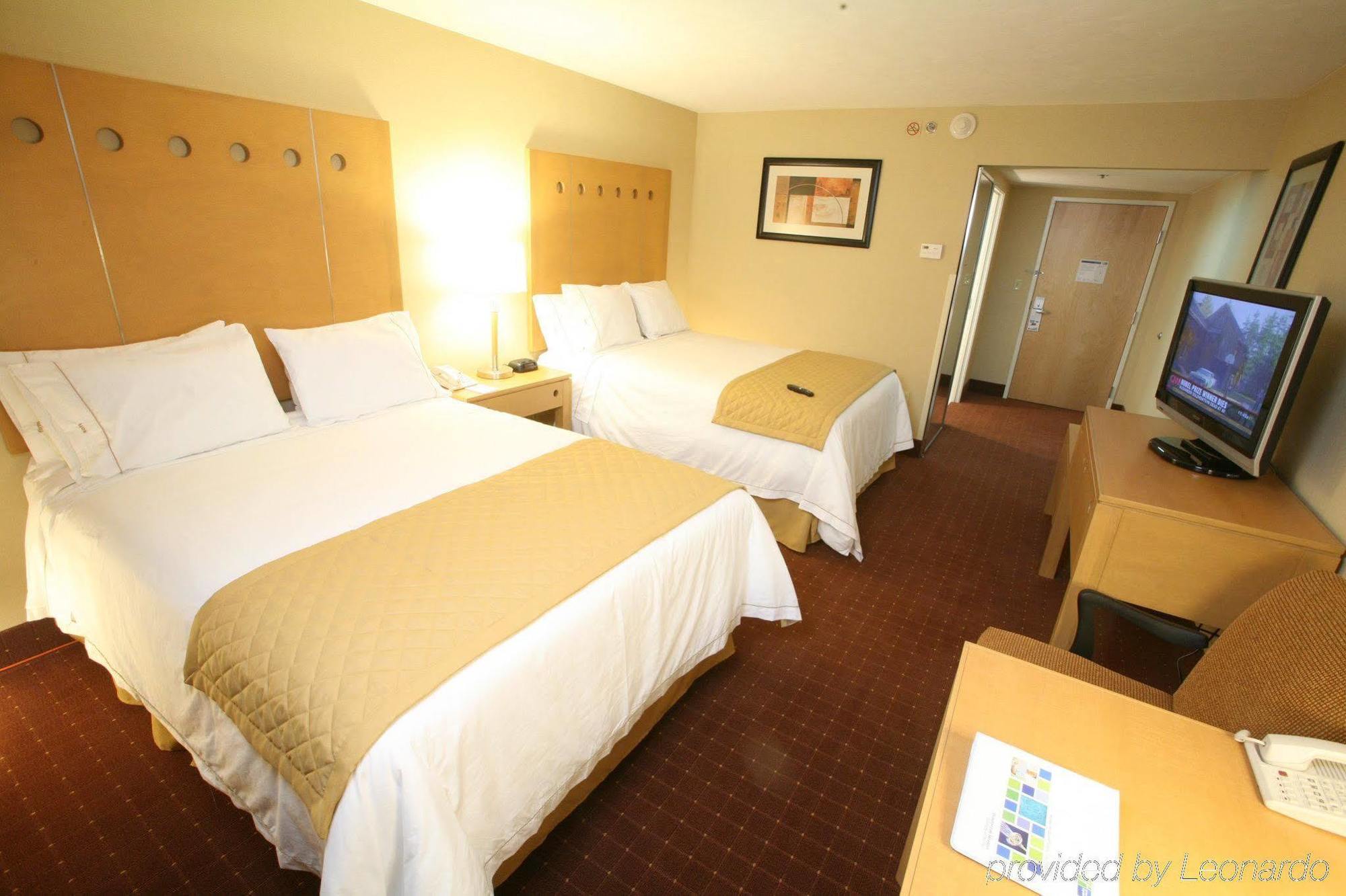 Holiday Inn Express Saltillo Zona Aeropuerto By Ihg Экстерьер фото