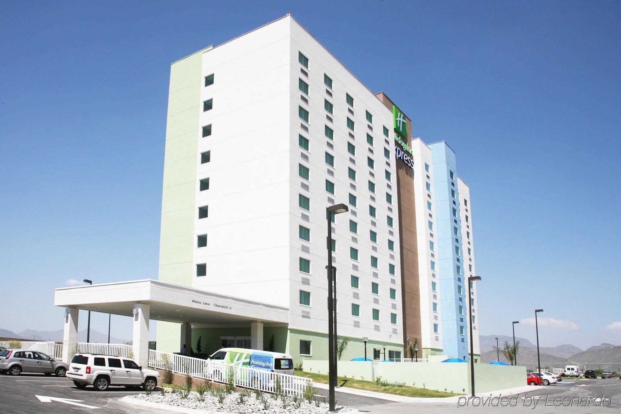 Holiday Inn Express Saltillo Zona Aeropuerto By Ihg Экстерьер фото